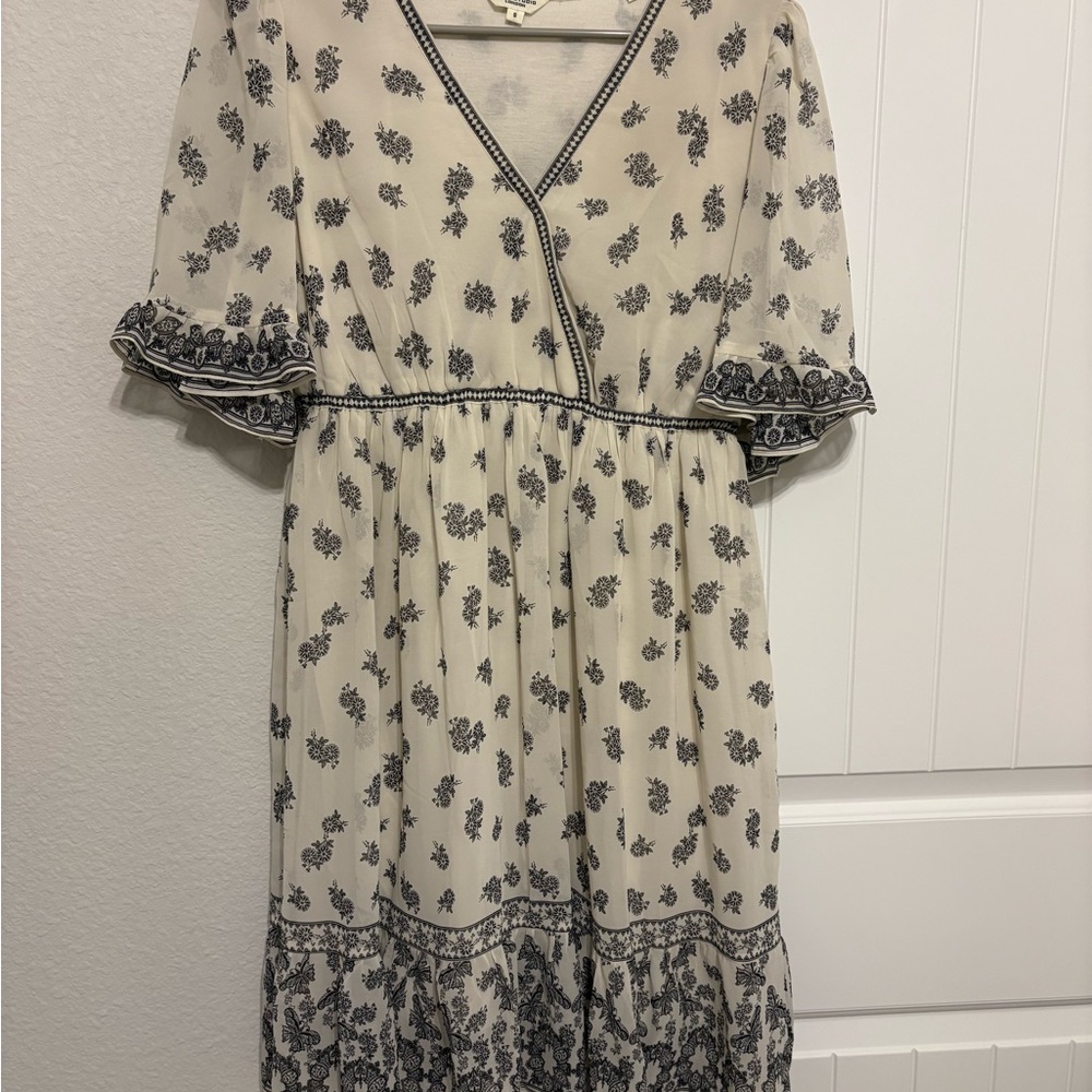 Max Studio Cream and Black Patterned Top